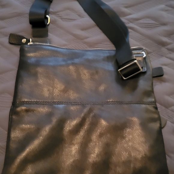 Margot Leather Cross Body Bag - Picture 4 of 5